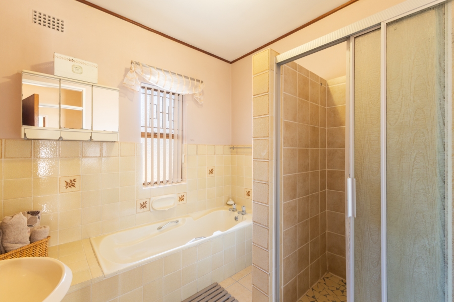 5 Bedroom Property for Sale in Amandelrug Western Cape